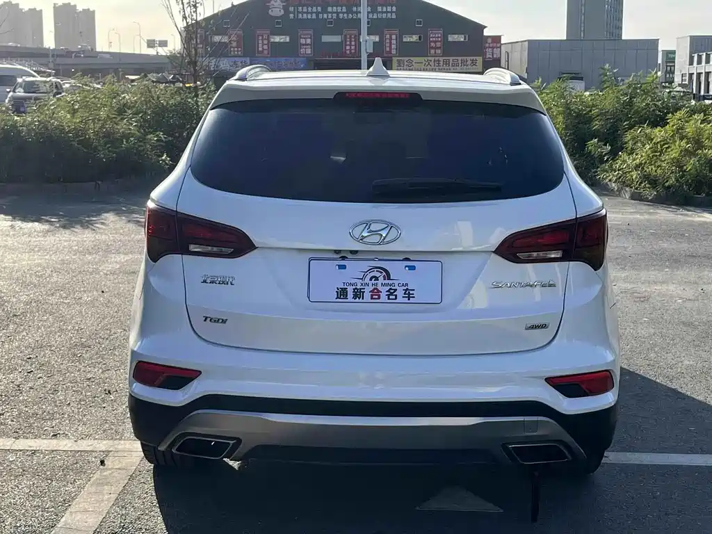 Hyundai Santa Fe — фото 9