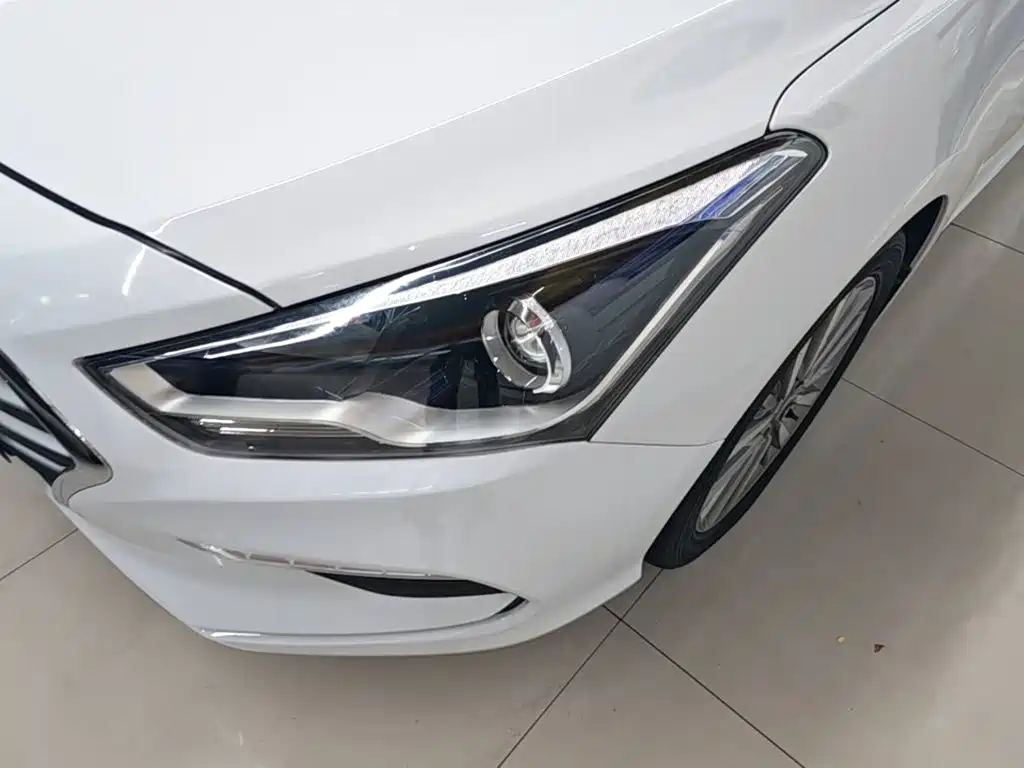 Hyundai Mistra — фото 23