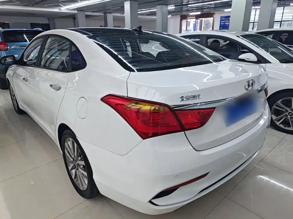 Hyundai Mistra — фото 4