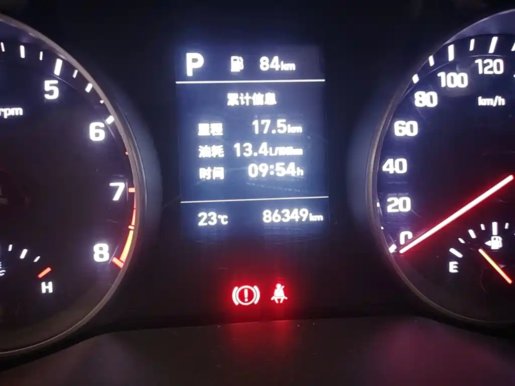 Hyundai Elantra — фото 11