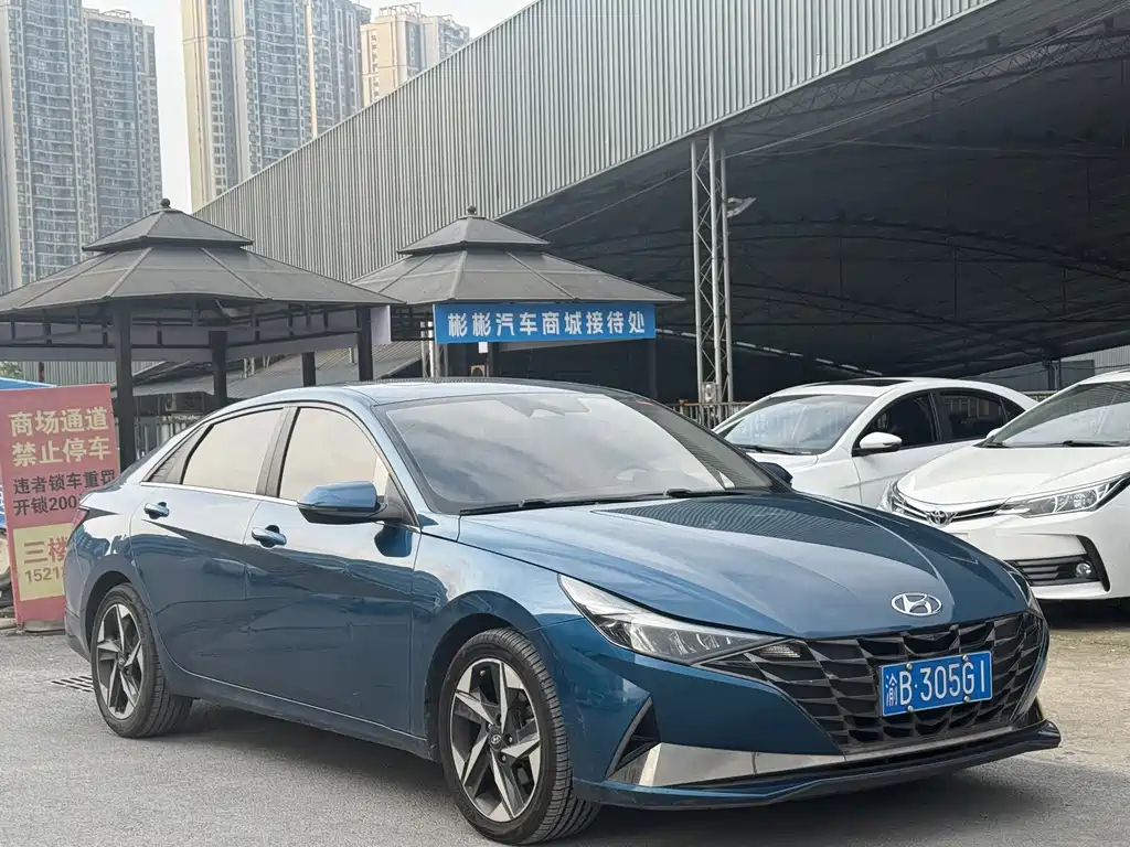 Hyundai Elantra — фото 3