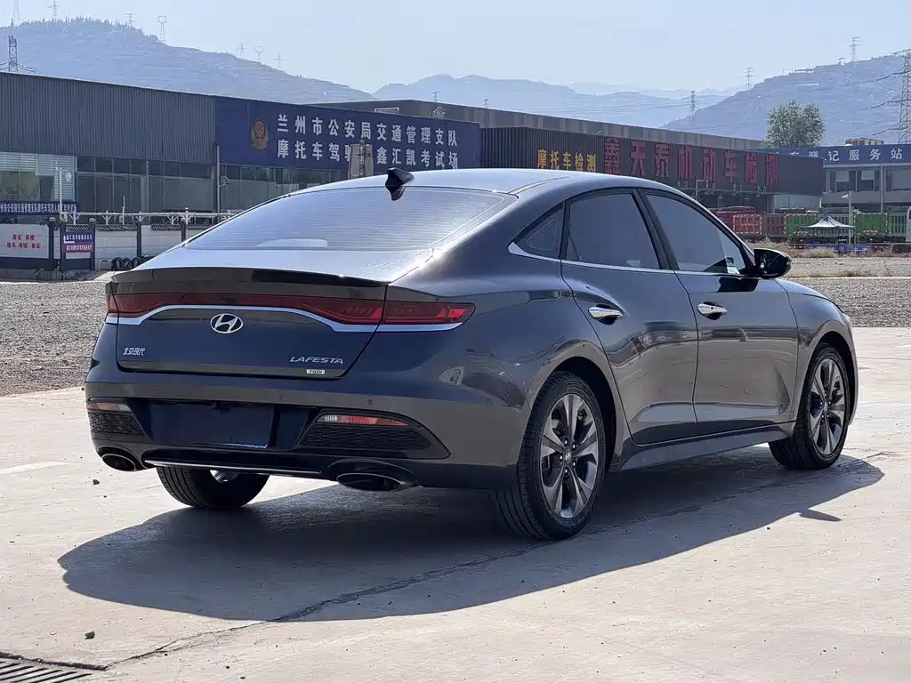 Hyundai Fista — фото 15