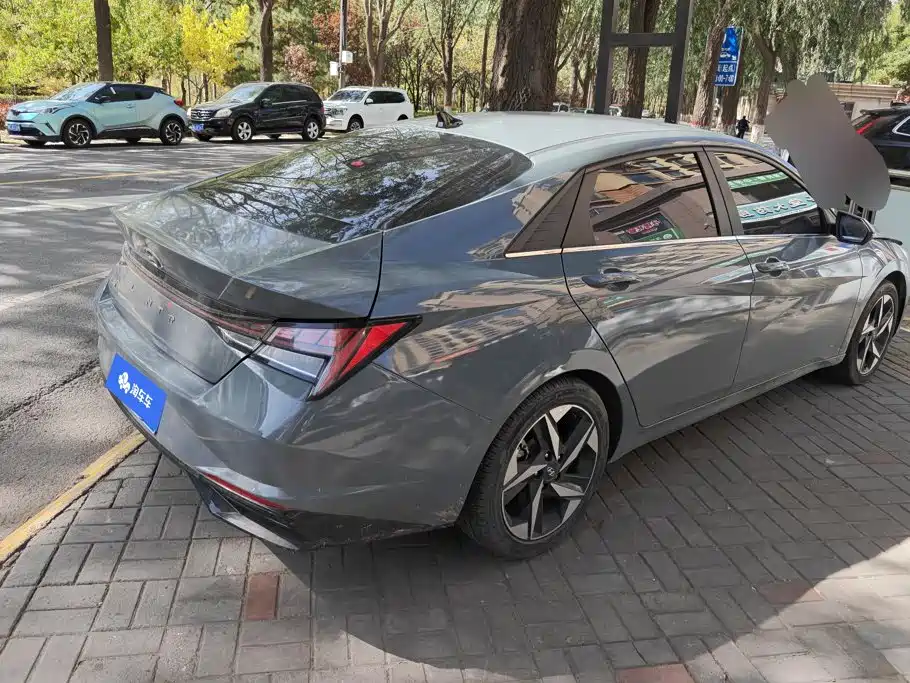 Hyundai Elantra — фото 3