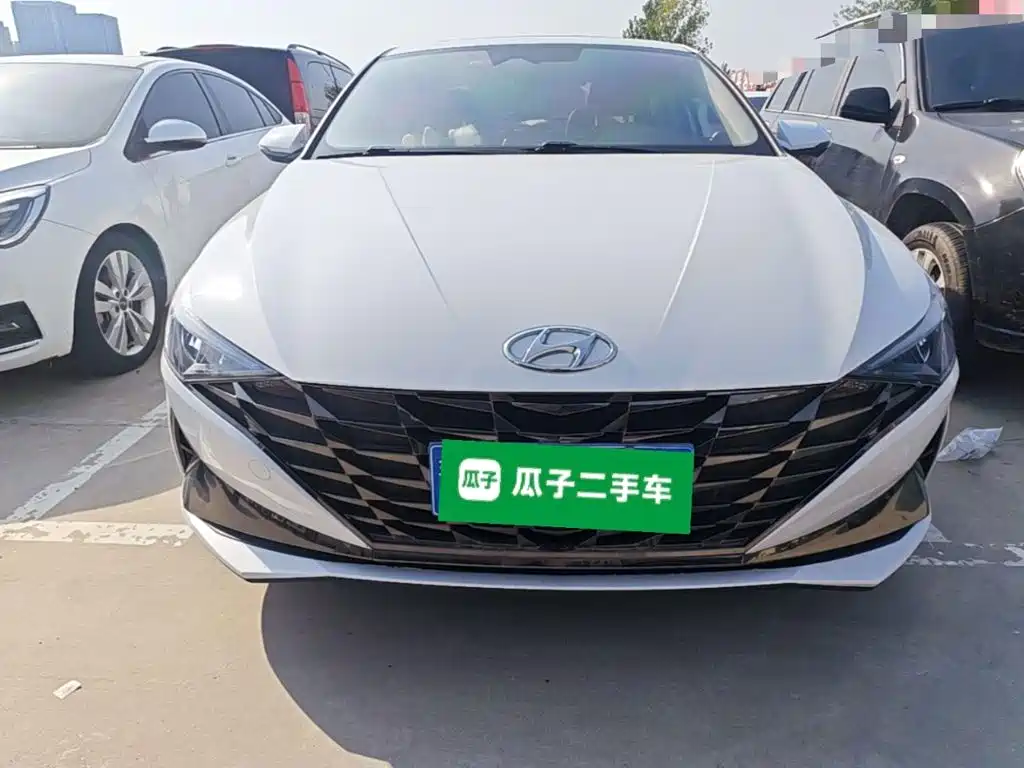 Hyundai Elantra — фото 2