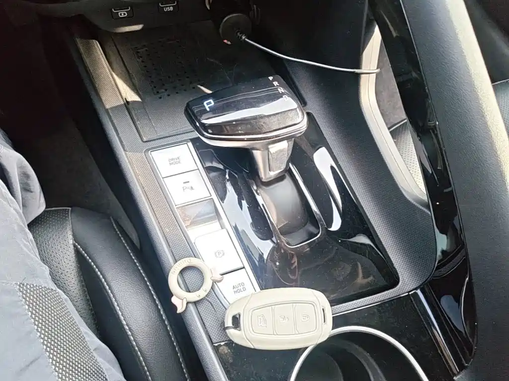 Hyundai Elantra — фото 13