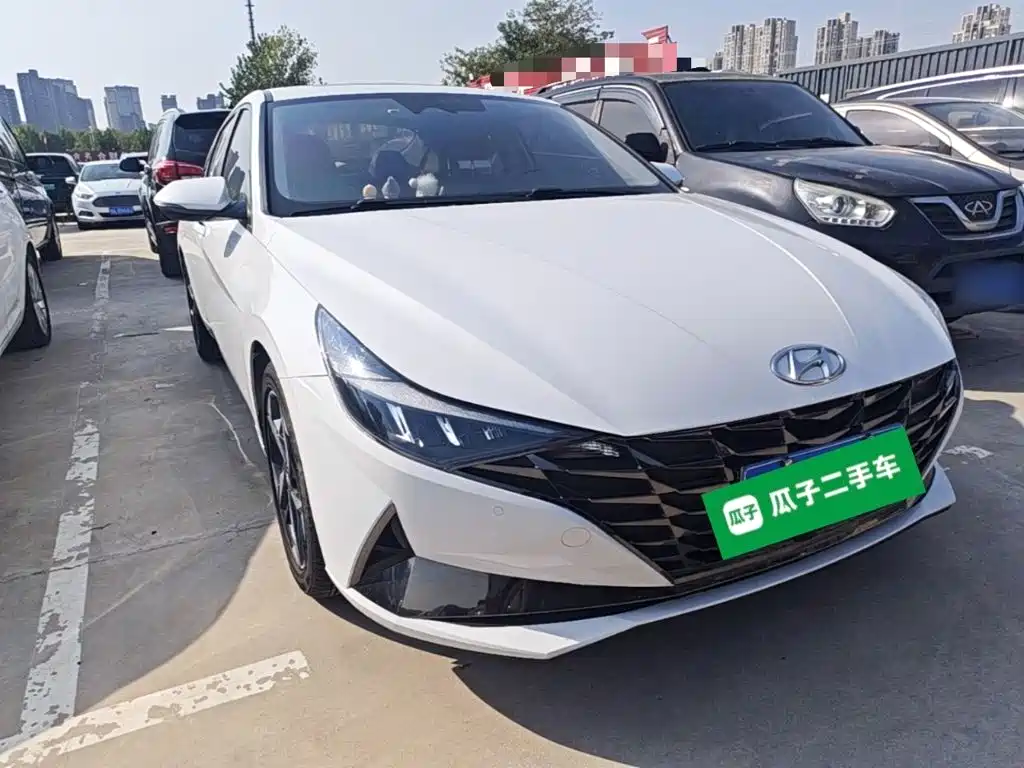 Hyundai Elantra — фото 3
