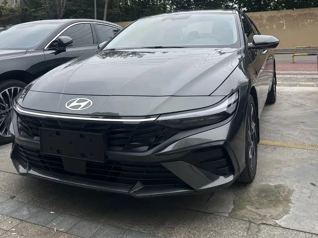 Hyundai Elantra — фото 3