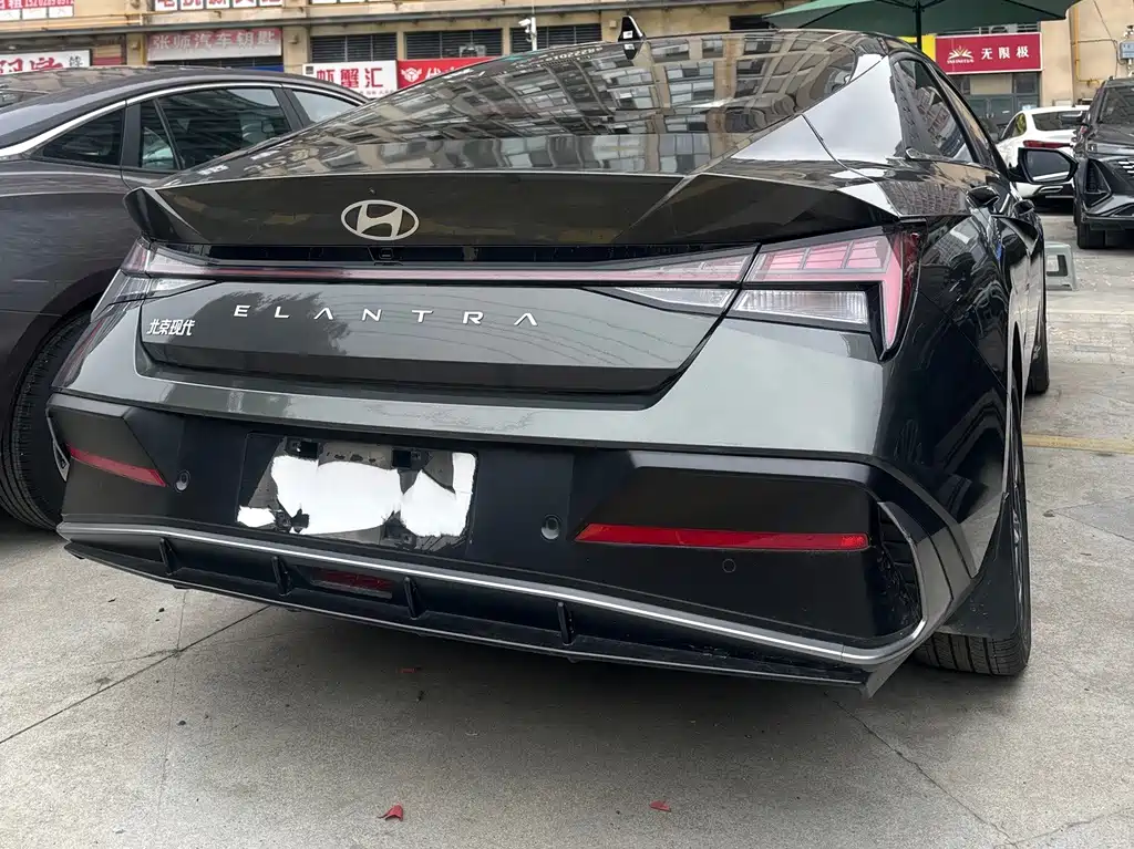 Hyundai Elantra — фото 8