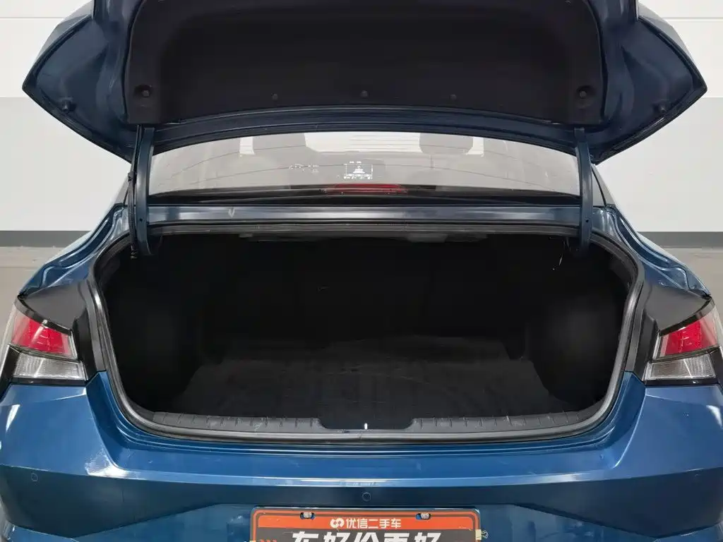 Hyundai Elantra — фото 16