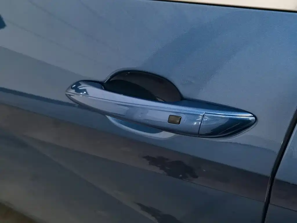 Hyundai Elantra — фото 18