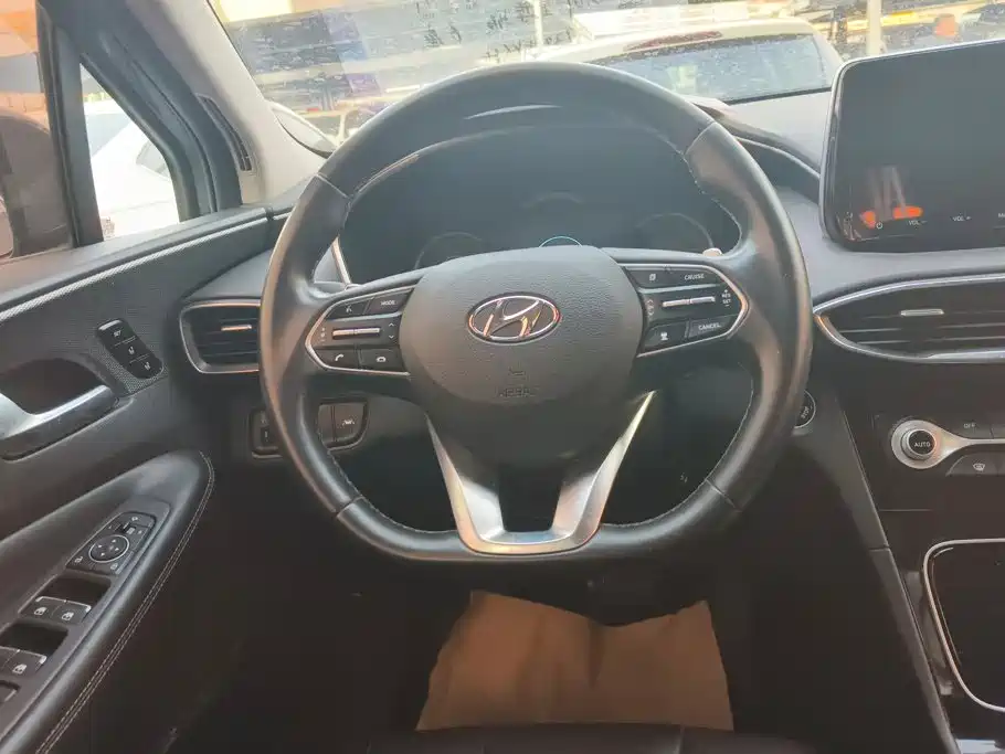 Hyundai Santa Fe — фото 15