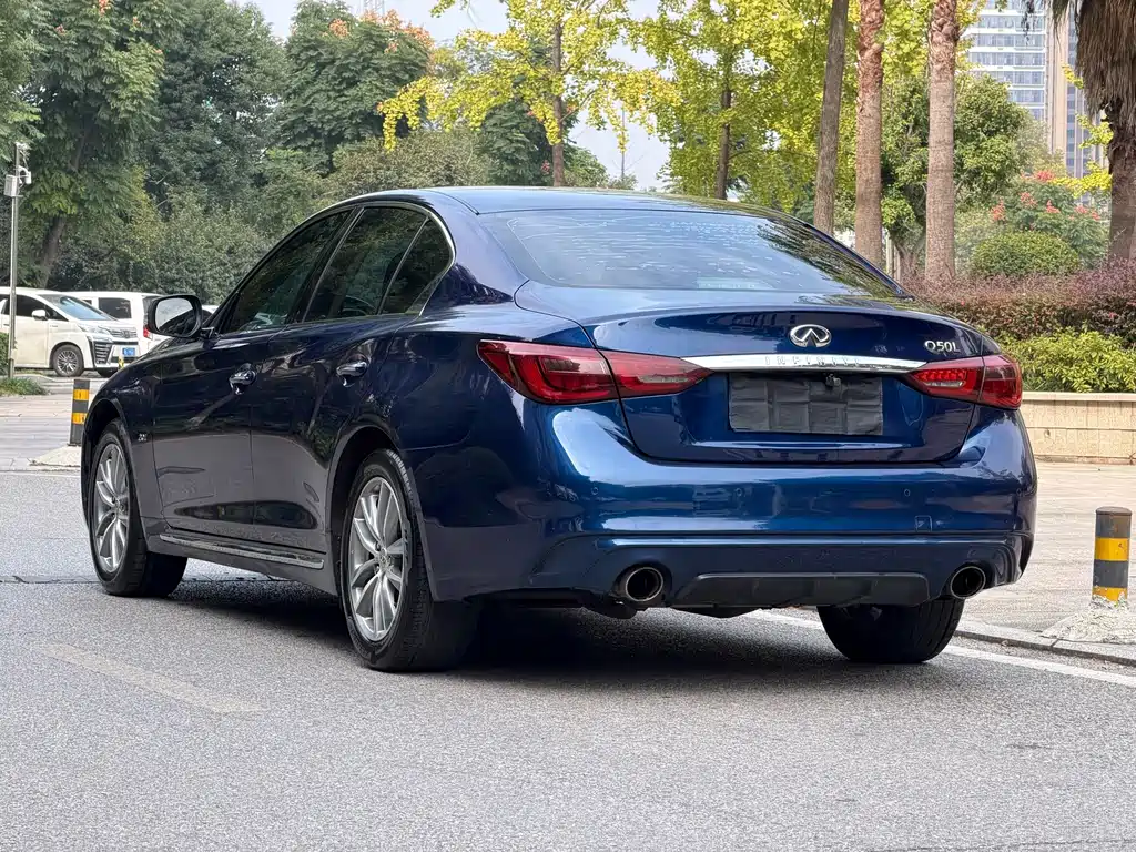 Infiniti Q50L — фото 6