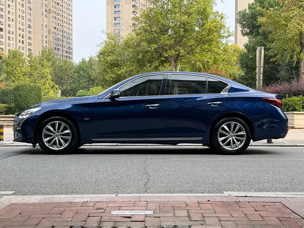 Infiniti Q50L — фото 7