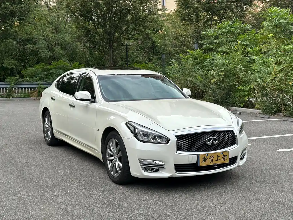 Infiniti Q70 — фото 3