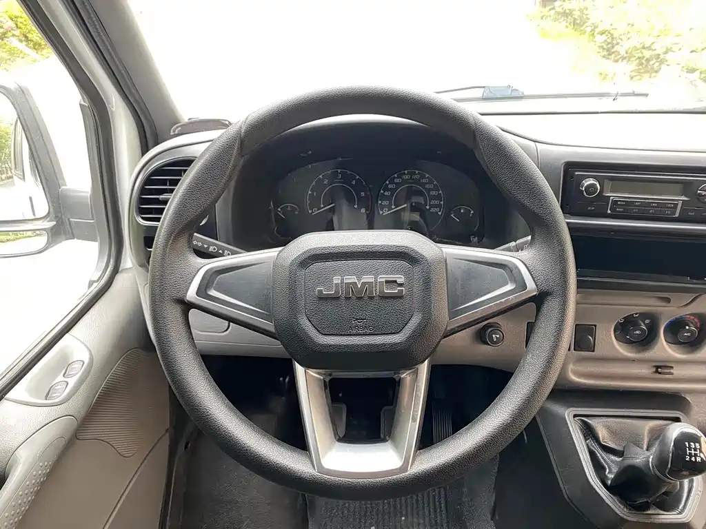 JMC Tesla — фото 10