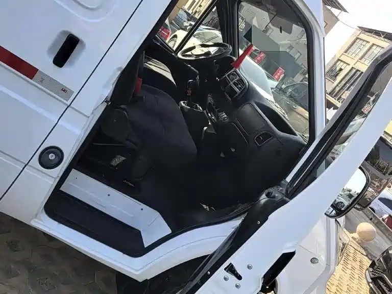JMC Tesla — фото 3