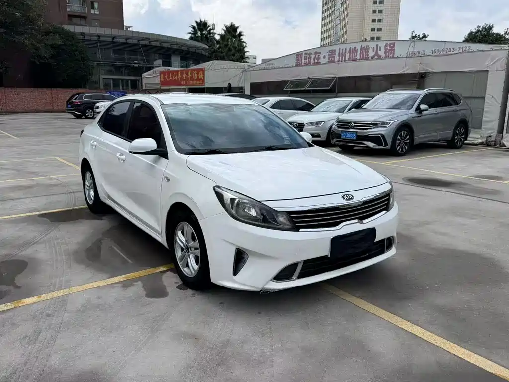 Kia Forte — фото 1