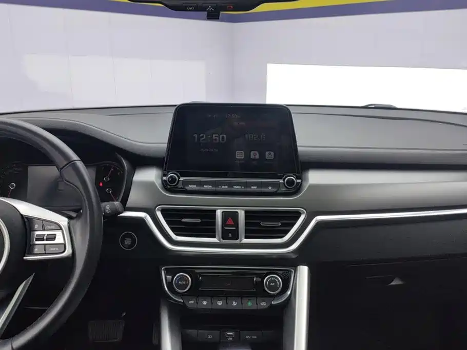 Kia Sportage — фото 13