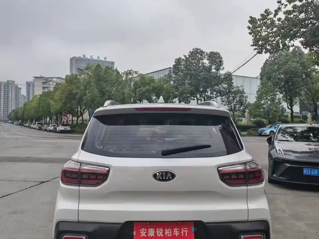 Kia Sportage — фото 8