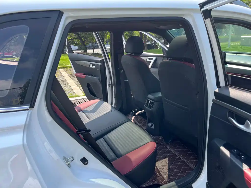 Kia Sportage — фото 11