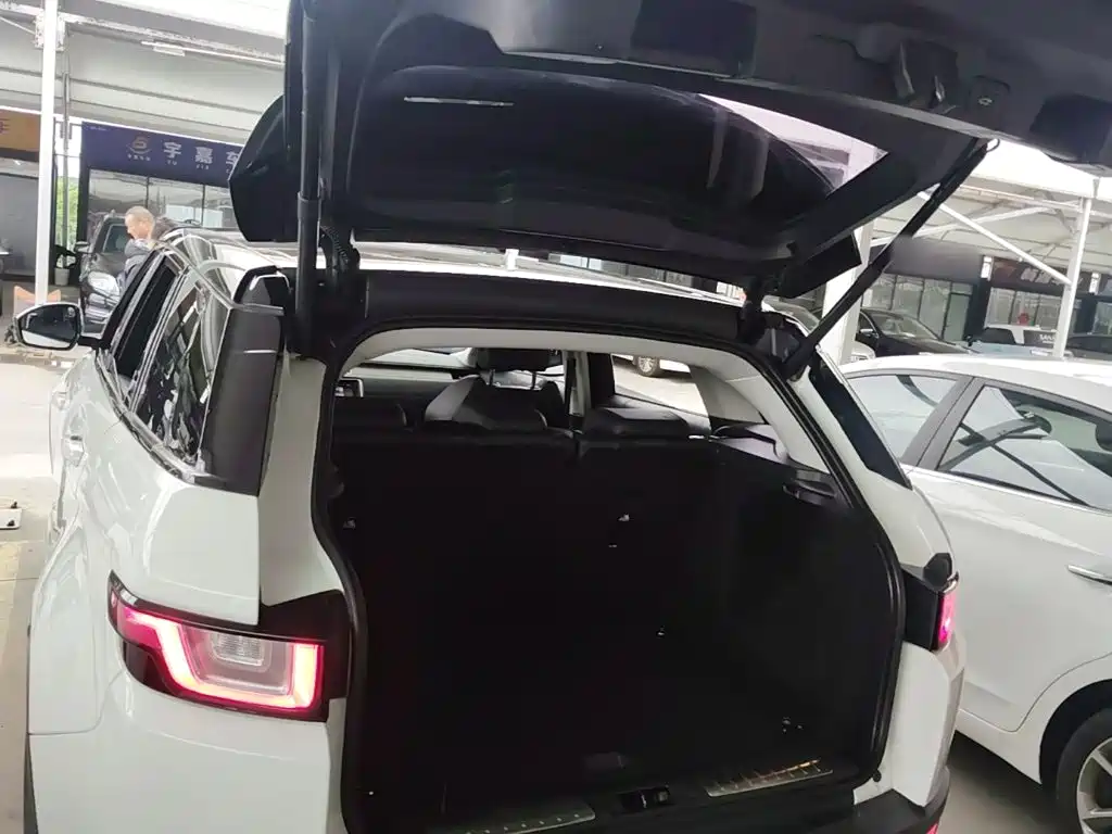 Land Rover Evoque — фото 18