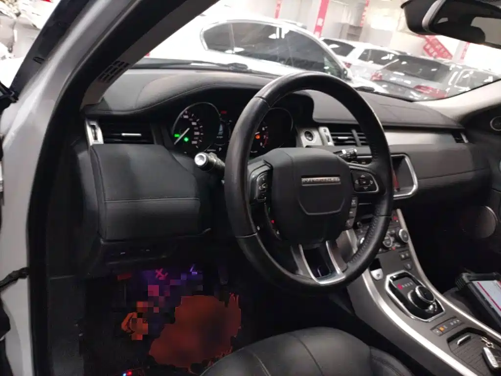 Land Rover Evoque — фото 11