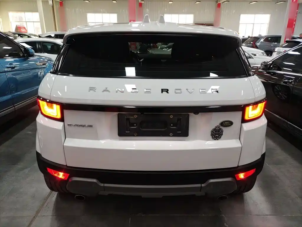 Land Rover Evoque — фото 21