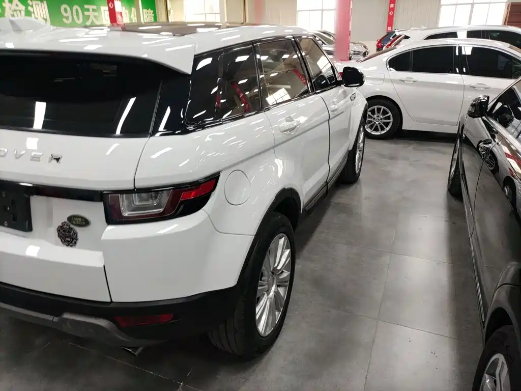 Land Rover Evoque — фото 23