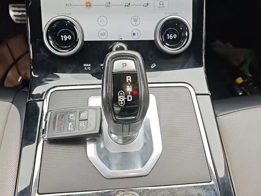Land Rover Evoque — фото 13