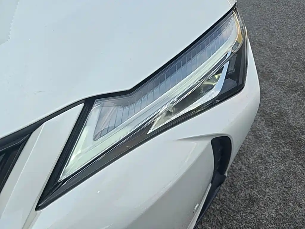Lexus UX — фото 23