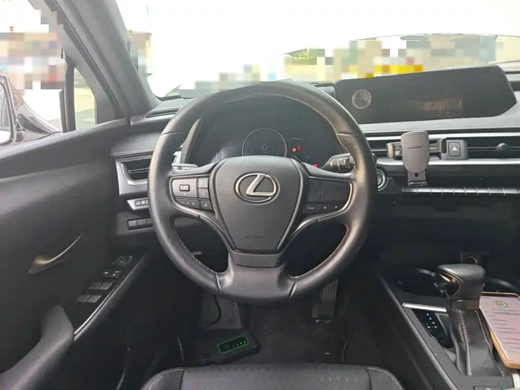 Lexus UX — фото 10