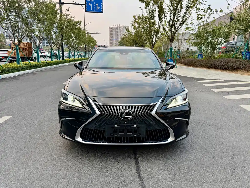 Lexus ES — фото 2