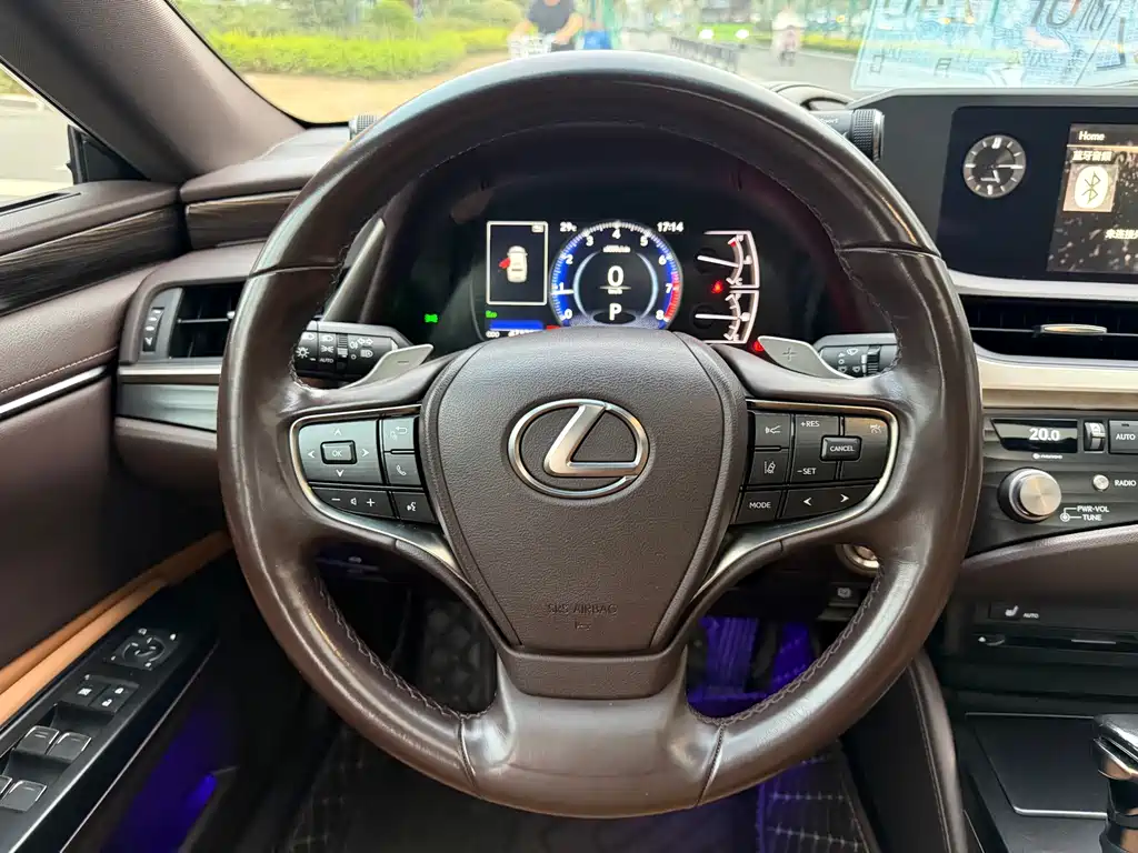 Lexus ES — фото 14