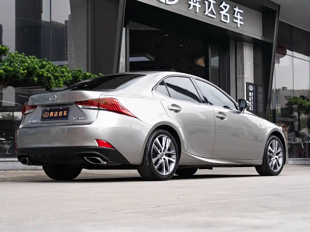 Lexus IS — фото 3