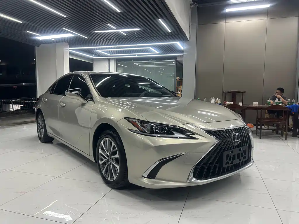 Lexus ES — фото 3