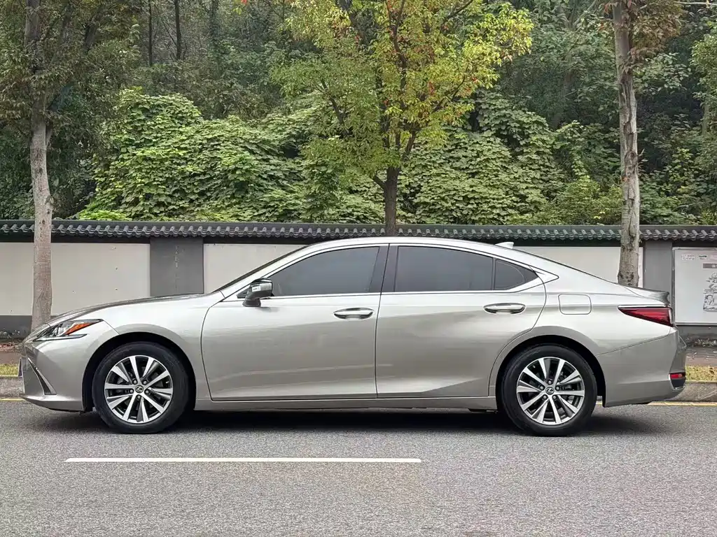 Lexus ES — фото 2