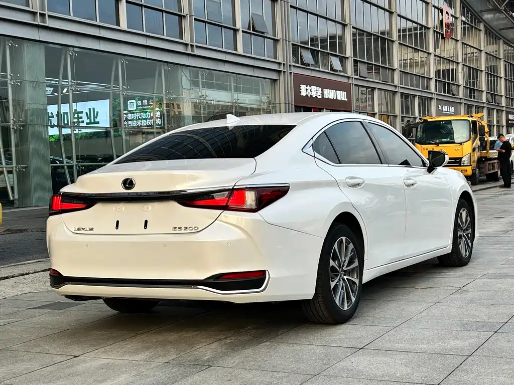 Lexus ES — фото 3