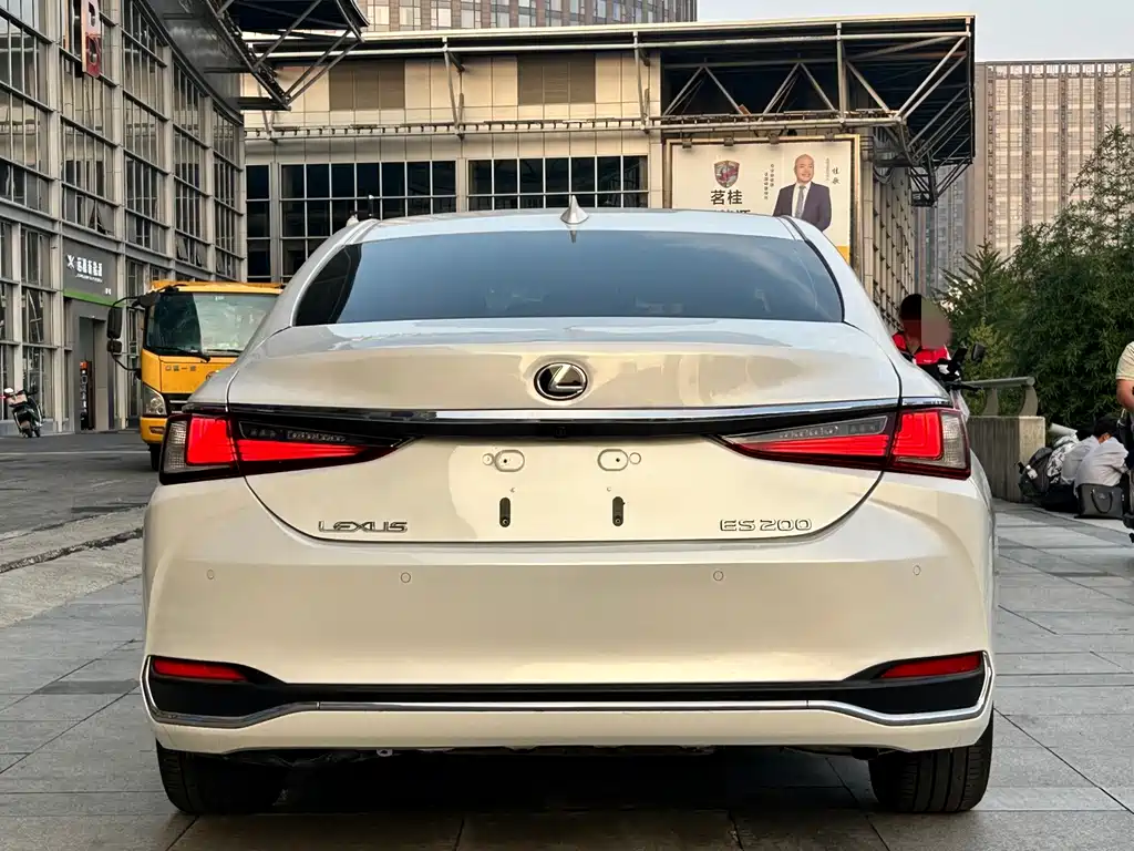 Lexus ES — фото 4