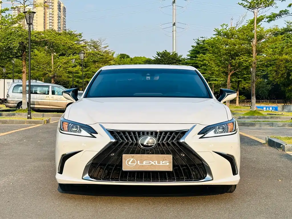 Lexus ES — фото 2