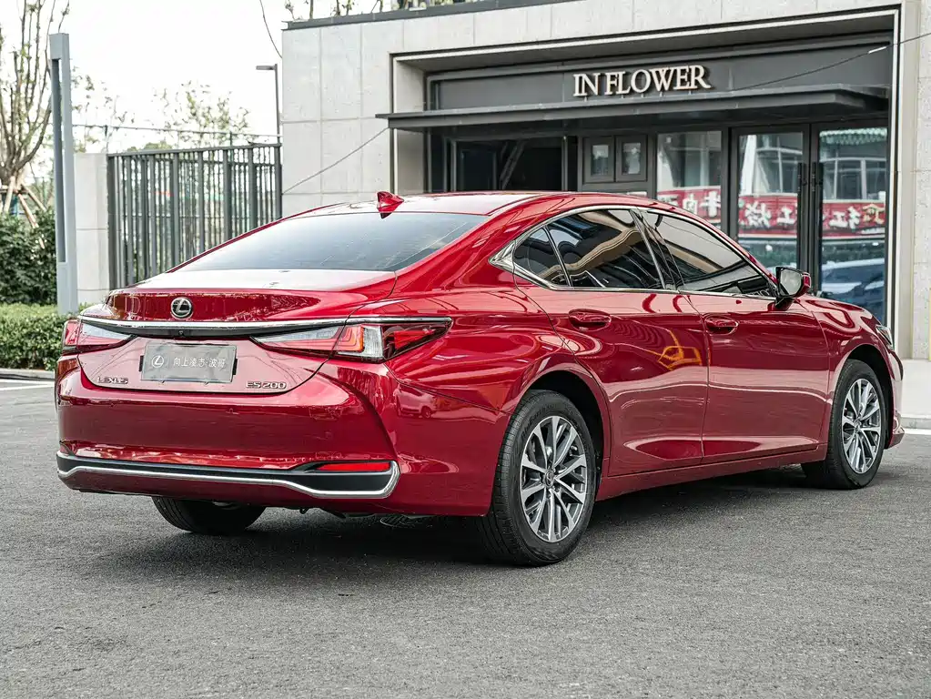 Lexus ES — фото 4