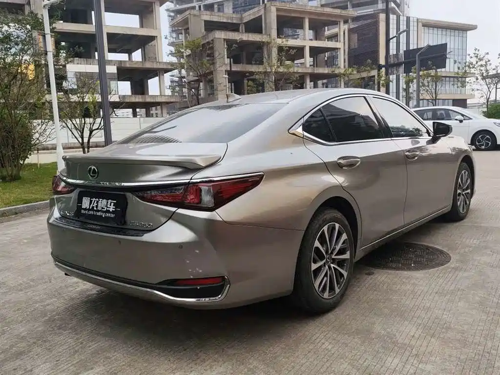 Lexus ES — фото 9