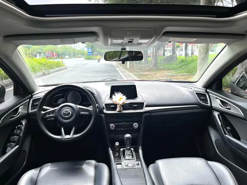 Mazda 3 Axela — фото 4