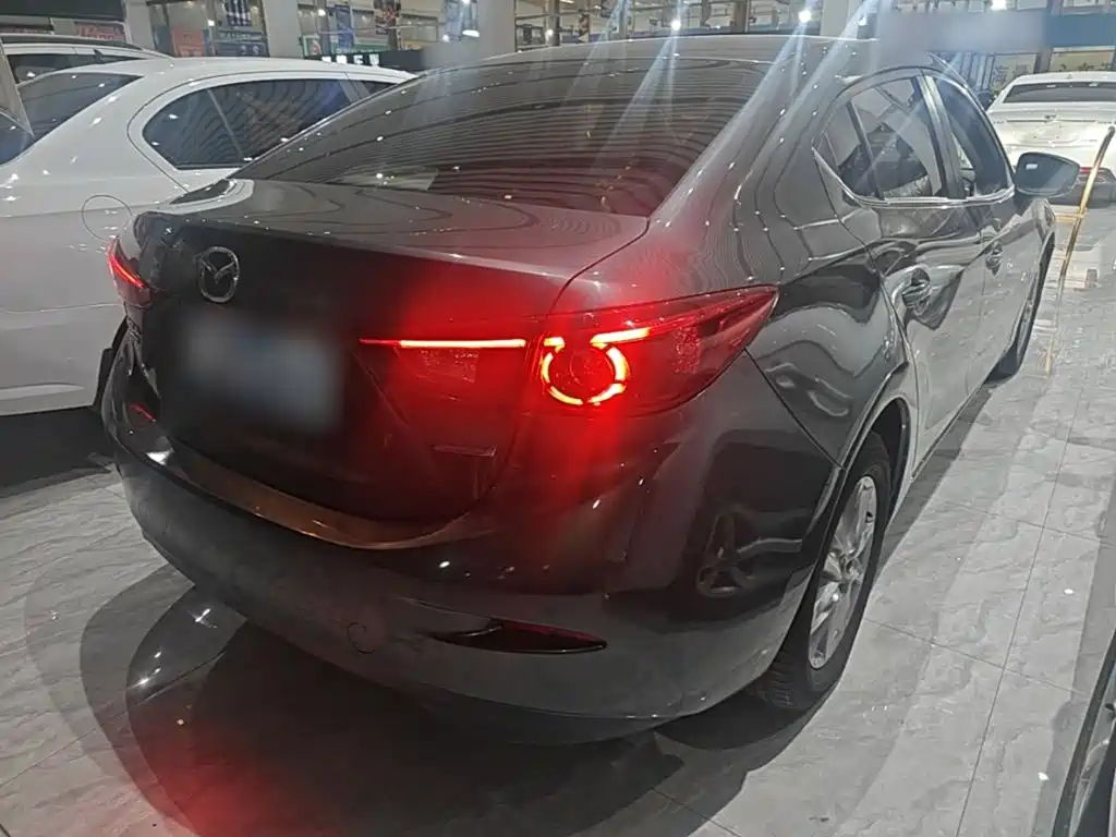 Mazda 3 Axela — фото 4
