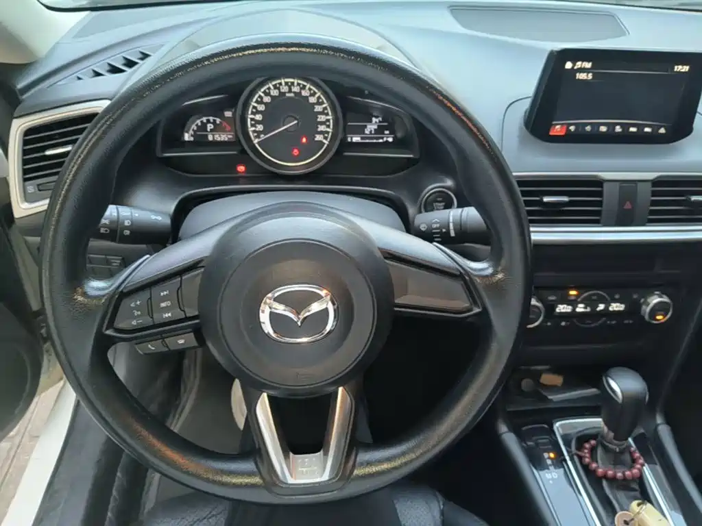 Mazda 3 Axela — фото 10
