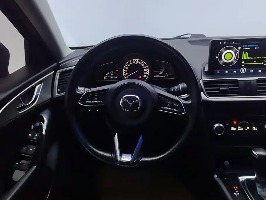 Mazda 3 Axela — фото 15