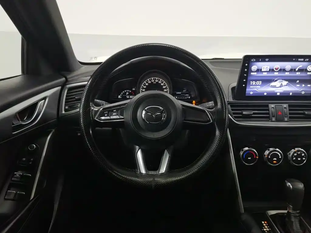 Mazda CX-4 — фото 11