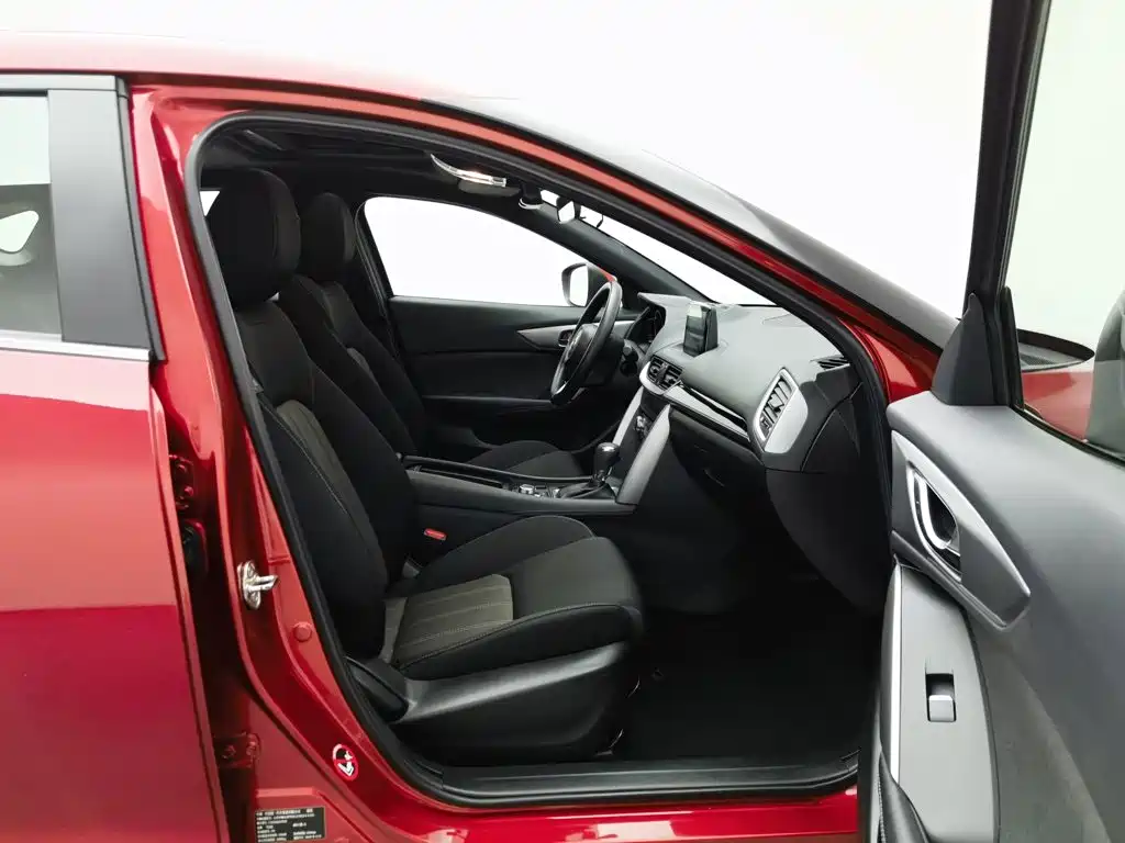 Mazda CX-4 — фото 23