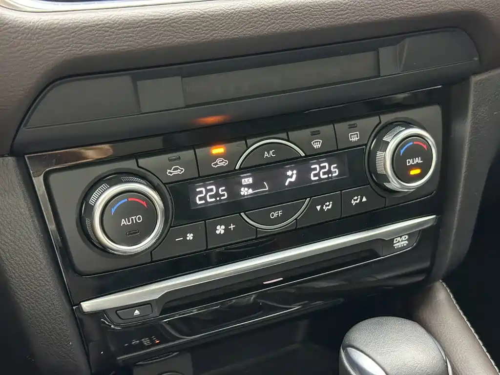 Mazda Atenza — фото 17