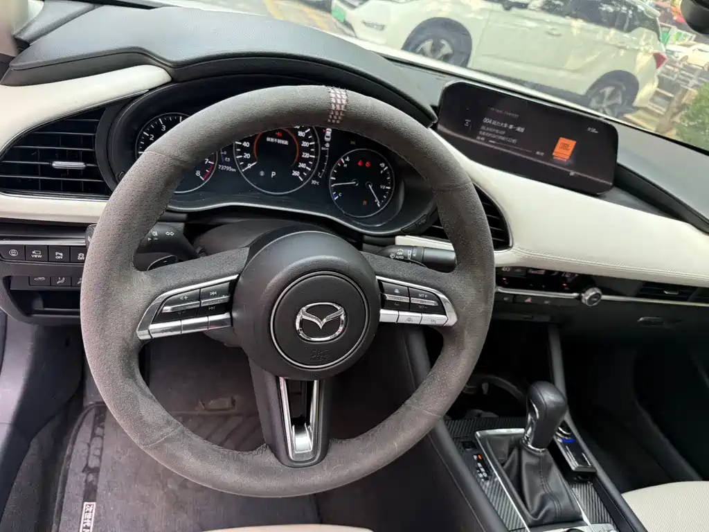 Mazda 3 Axela — фото 15