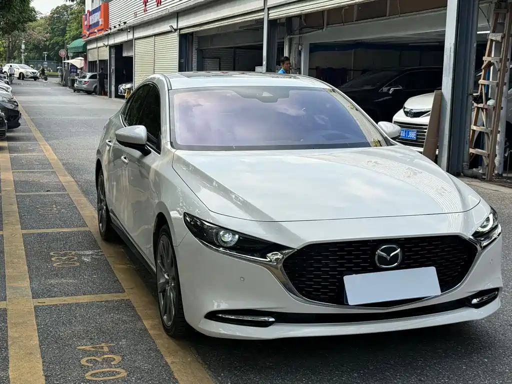 Mazda 3 Axela — фото 10